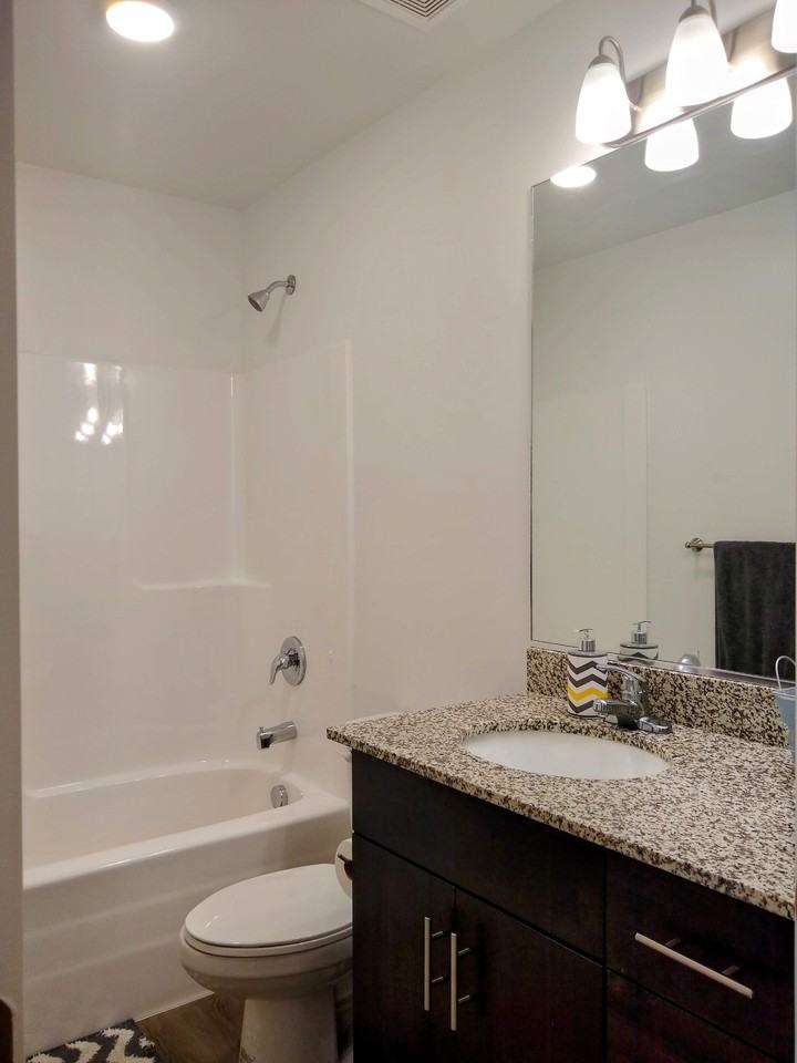 1185 W 1820 S - Photo 4 of 15