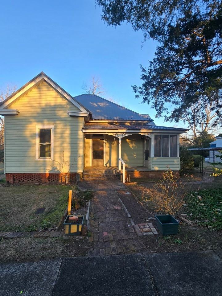 87 College Ave - Photo 2 of 9