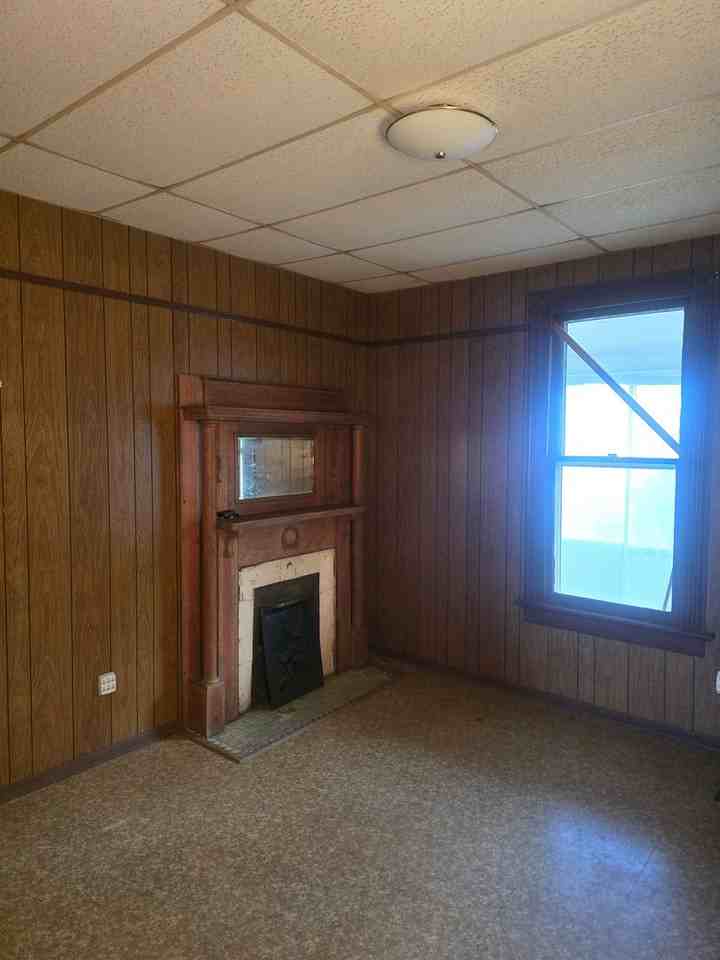 87 College Ave - Photo 3 of 9