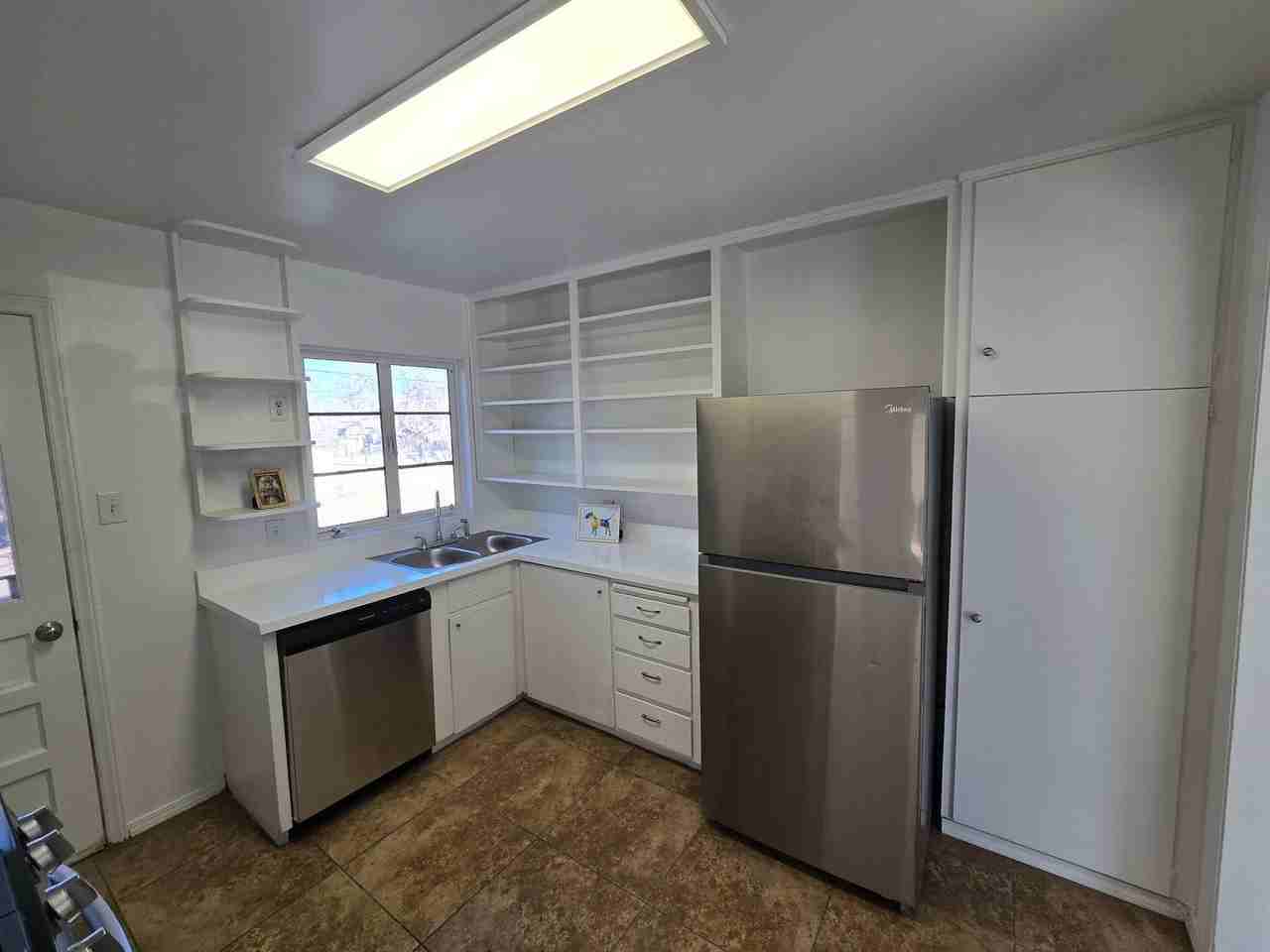 825 Monroe St Ne - Photo 5 of 20