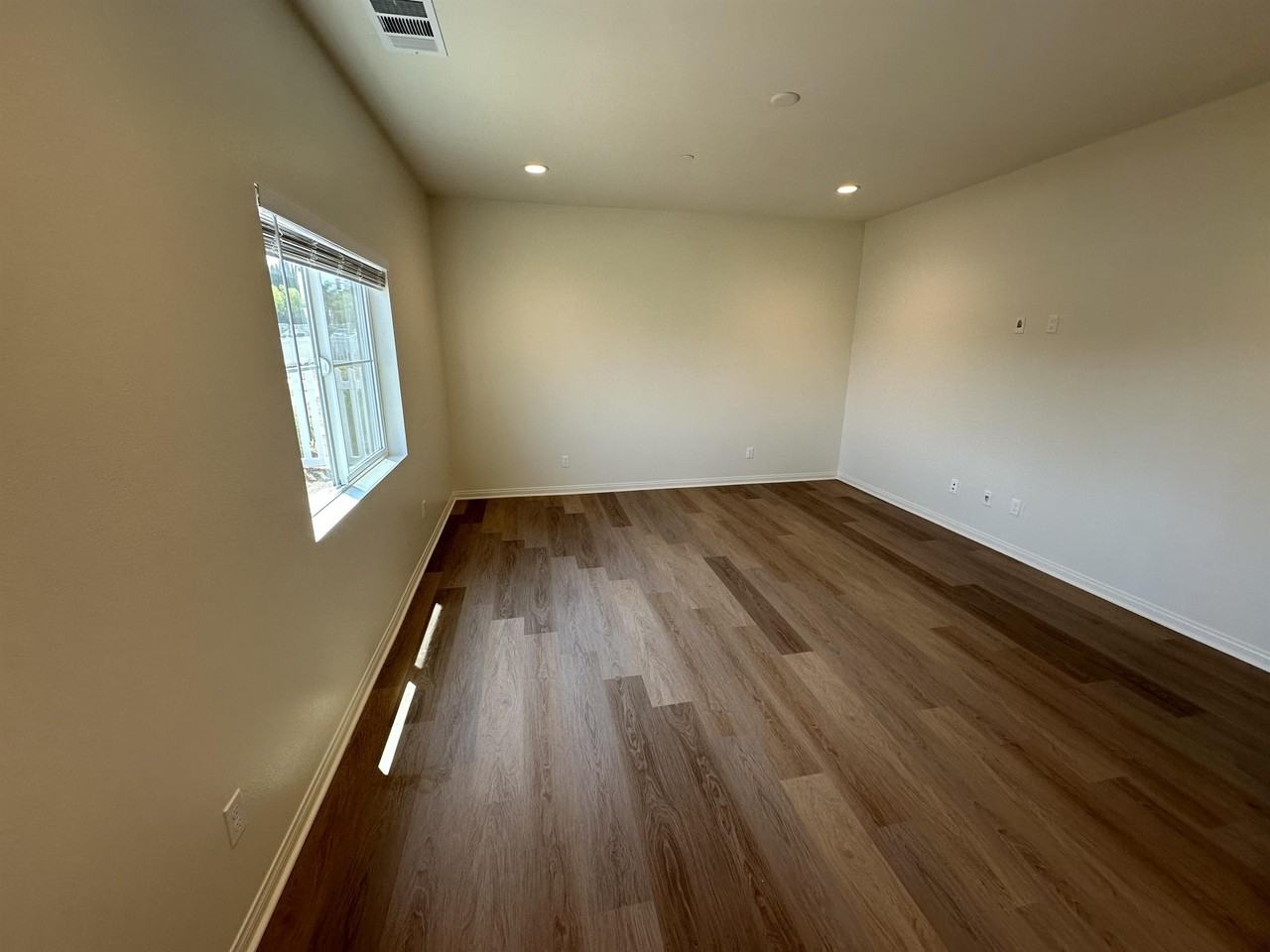 2262 W Mill St - Photo 2 of 21