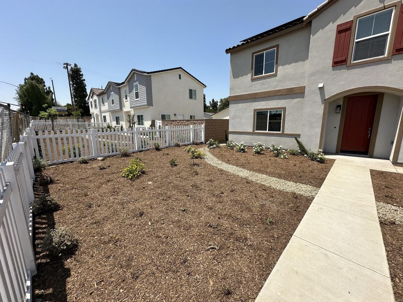 2262 W Mill St - Photo 5 of 21