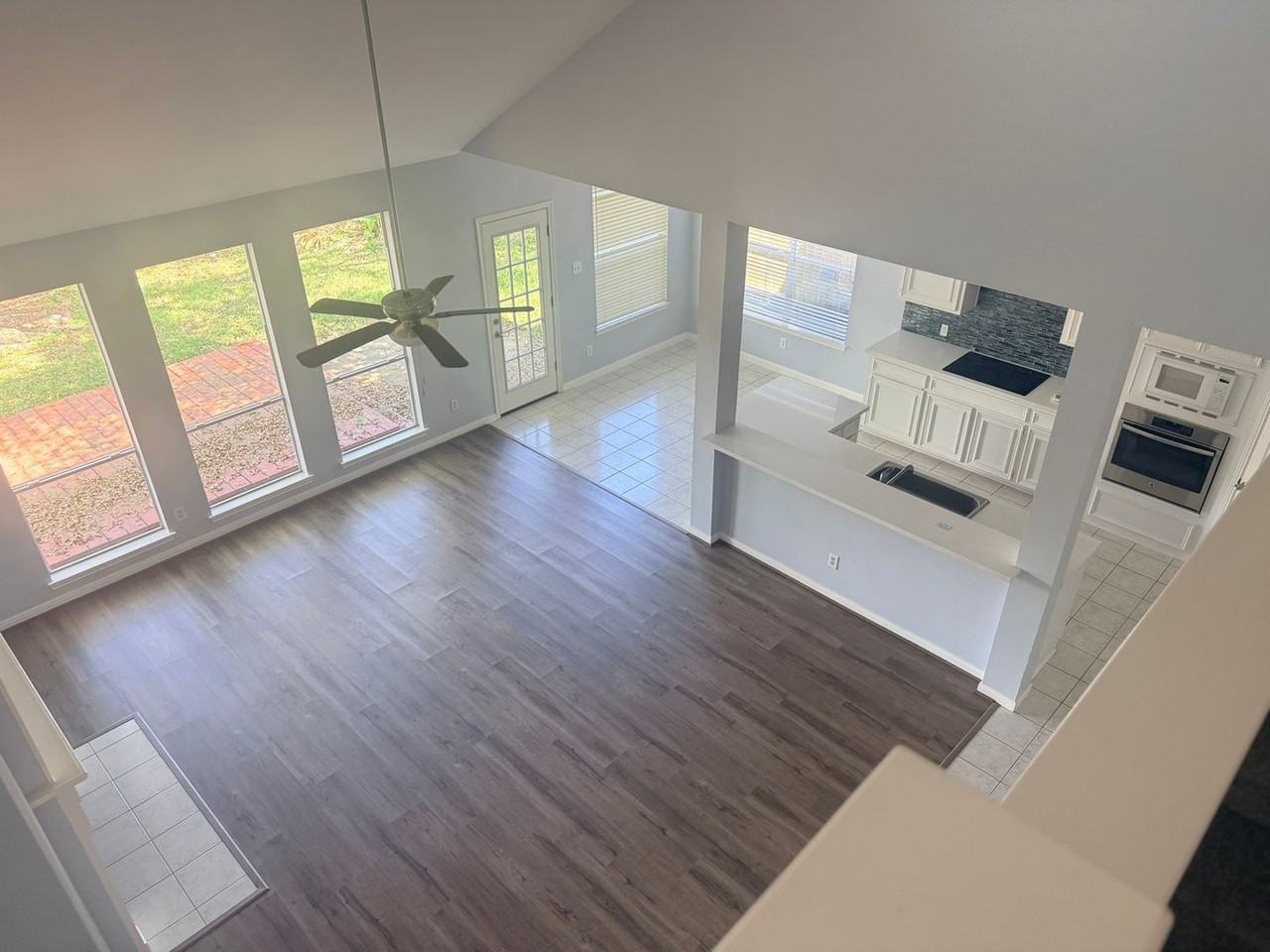 3204 Coral Ridge Dr - Photo 4 of 33