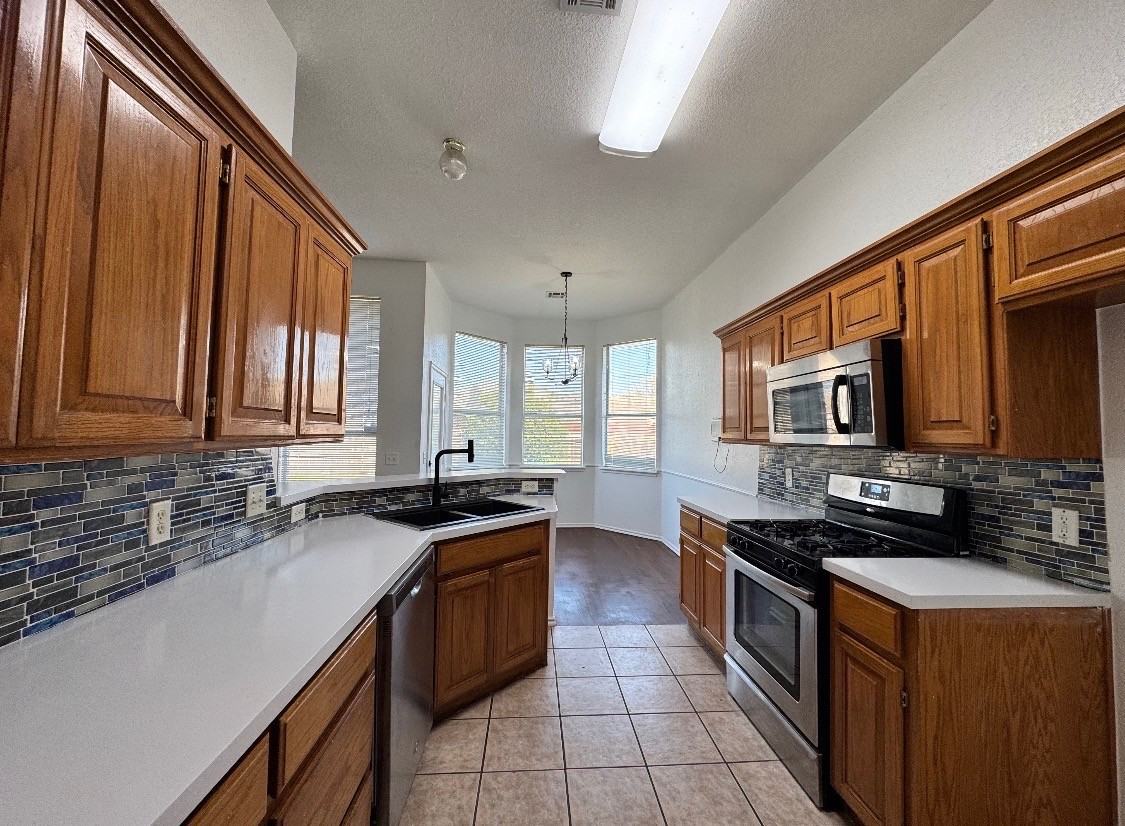 3116 Buckingham Pl #NA - Photo 7 of 50