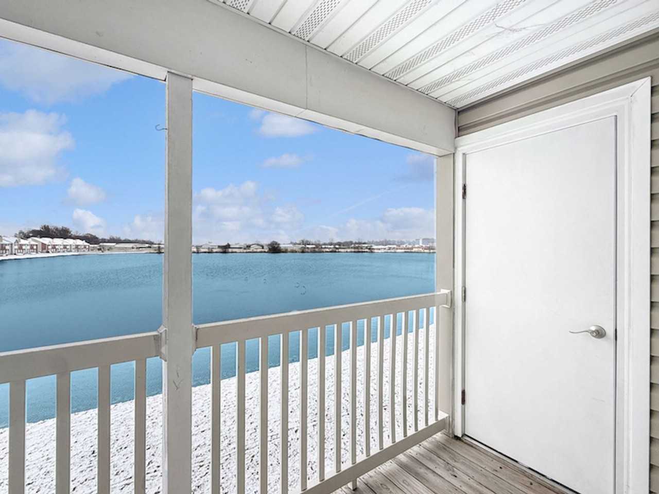 2 LS 2 bdrm - Photo 5 of 34