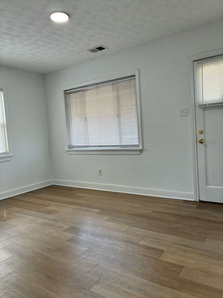 1728 Winder St - Photo 2 of 9