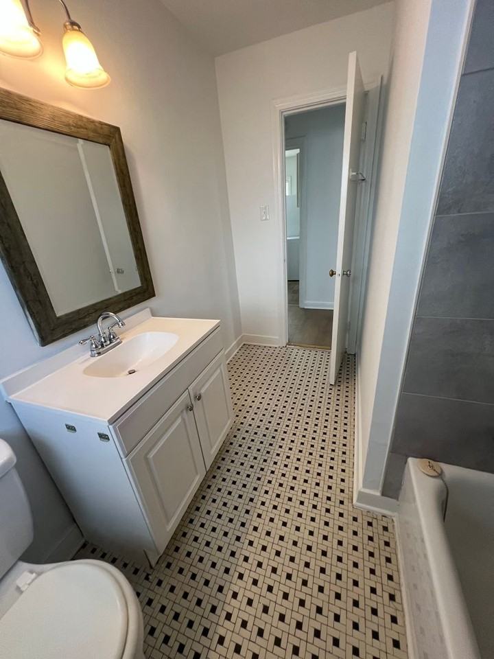 1728 Winder St - Photo 6 of 9
