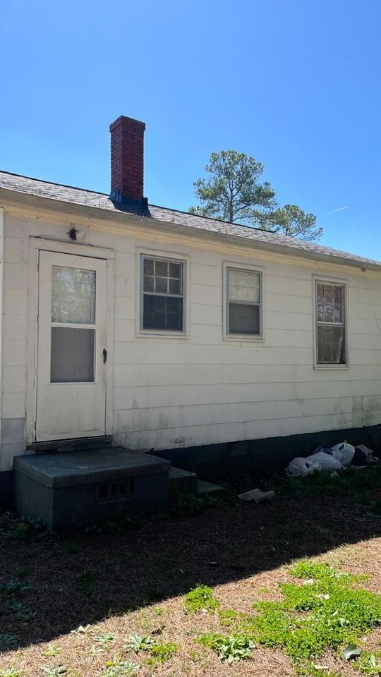 504 Dixon St - Photo 2 of 7