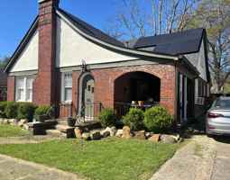 featured image of 312 S Valentine St