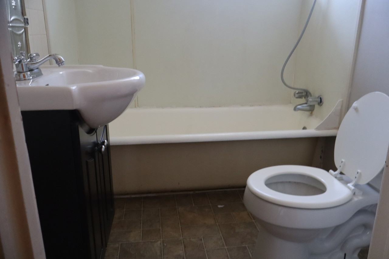 205 S 11th St #2 - Photo 4 of 8