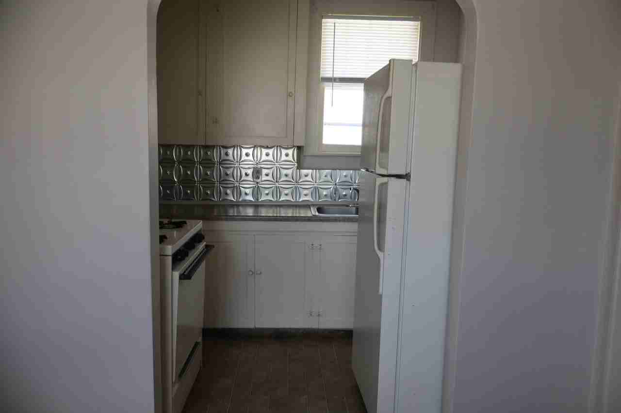 205 S 11th St #2 - Photo 7 of 8