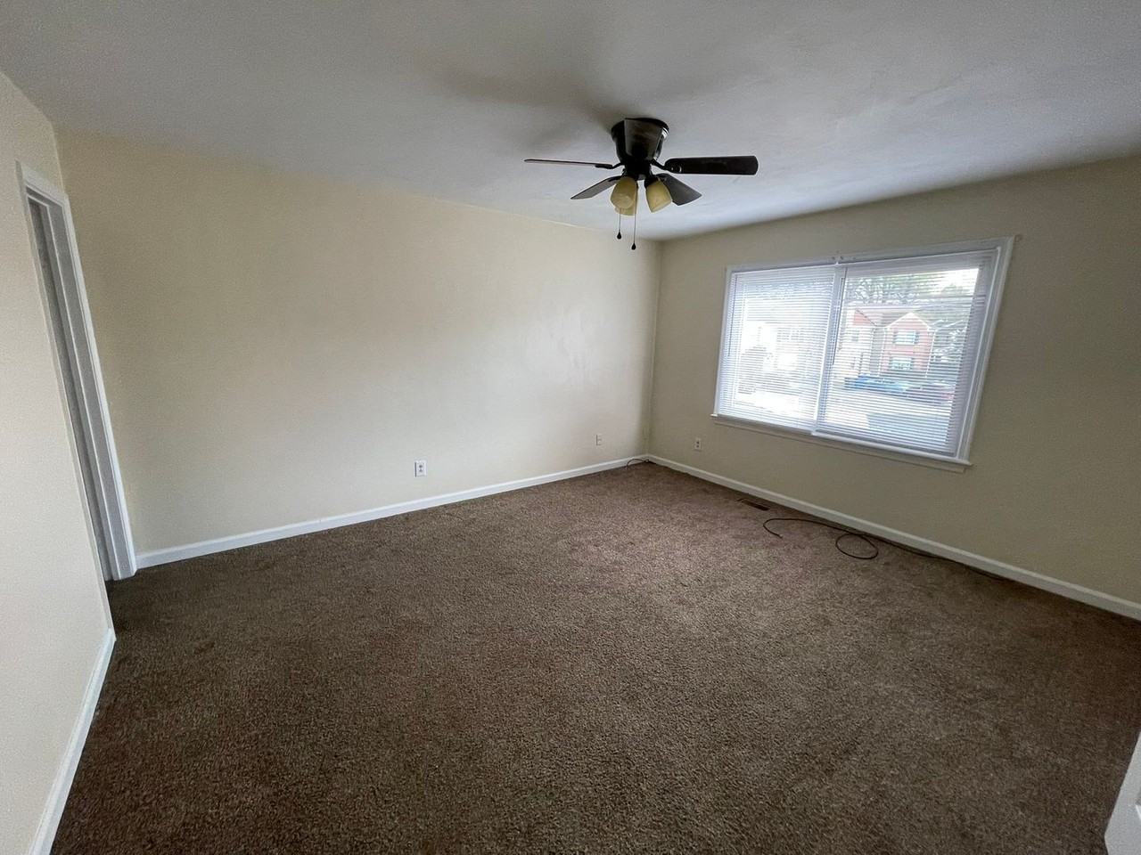 721 Rock Creek Ct - Photo 5 of 12