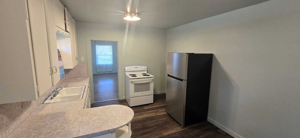 741 N Alameda Ave - Photo 3 of 7