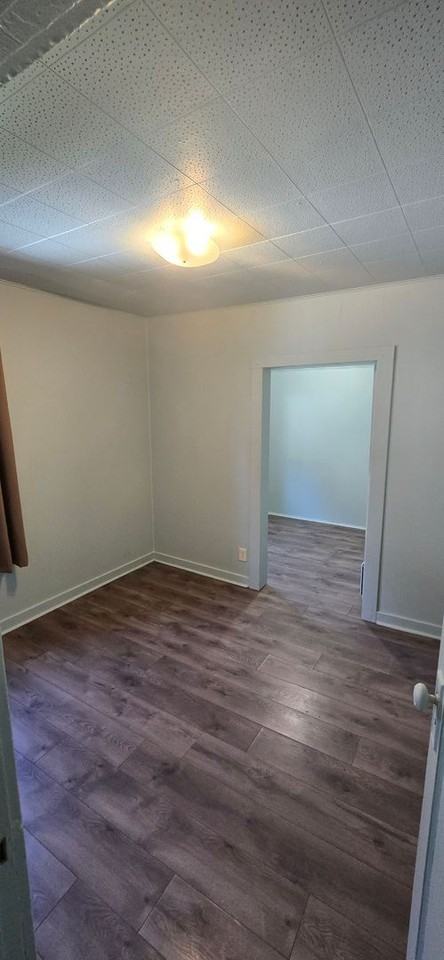 741 N Alameda Ave - Photo 4 of 7