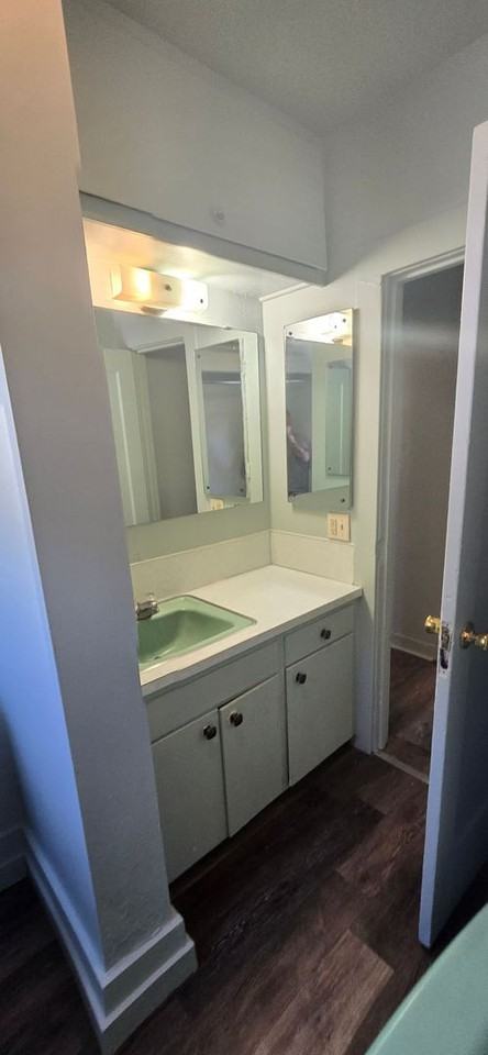 741 N Alameda Ave - Photo 5 of 7