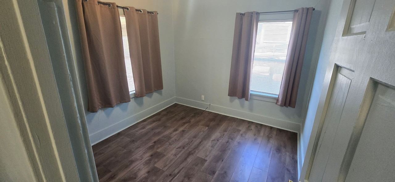 741 N Alameda Ave - Photo 7 of 7