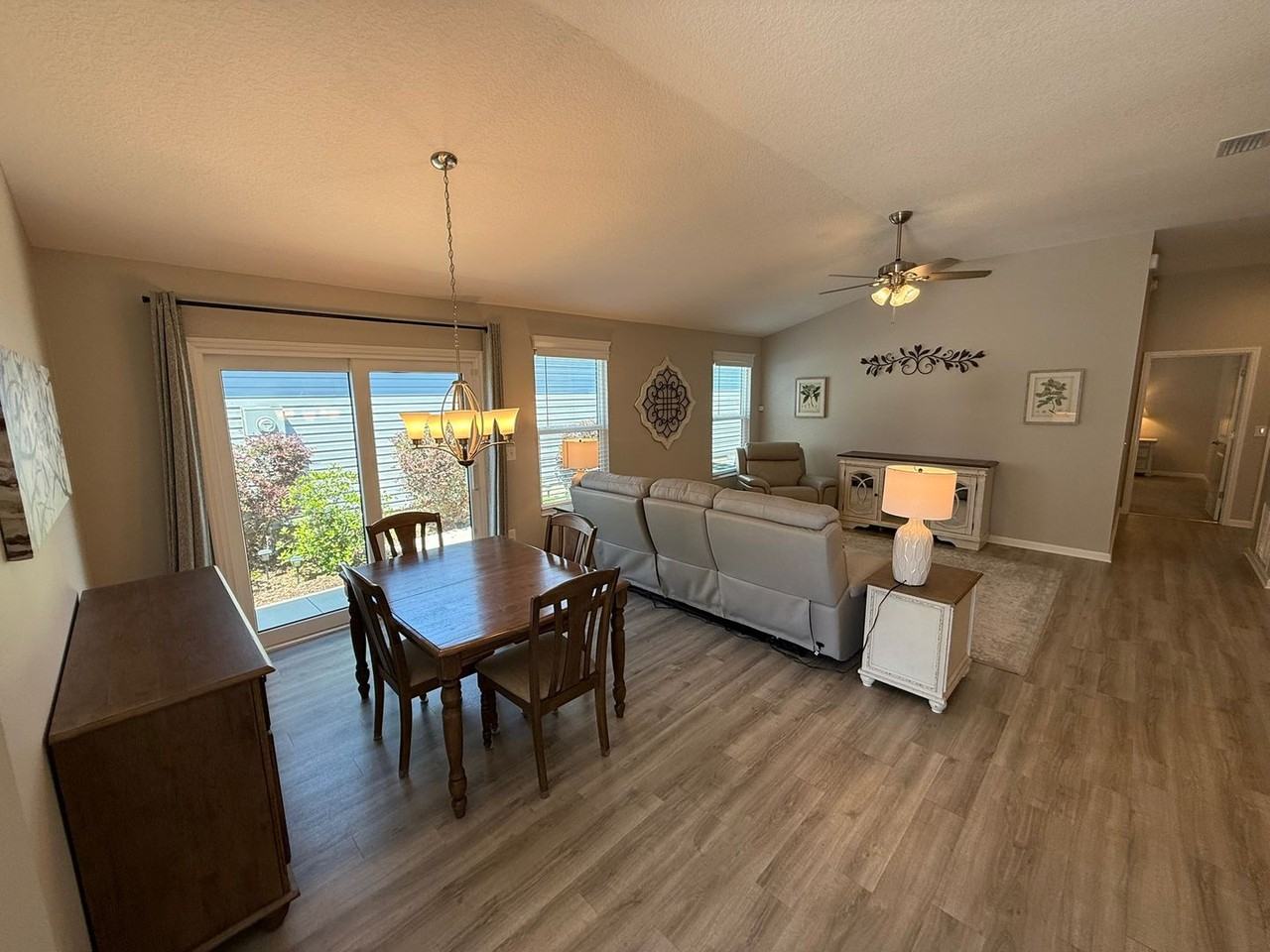 7185 Denver Ave - Photo 4 of 38