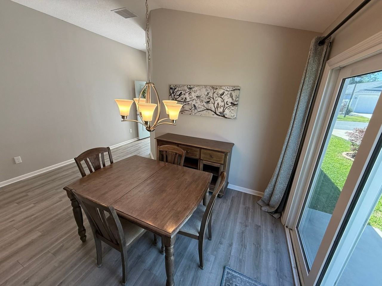 7185 Denver Ave - Photo 6 of 38