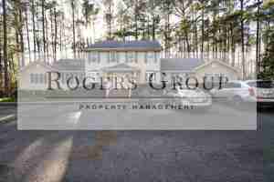 featured image of Fairway Dr