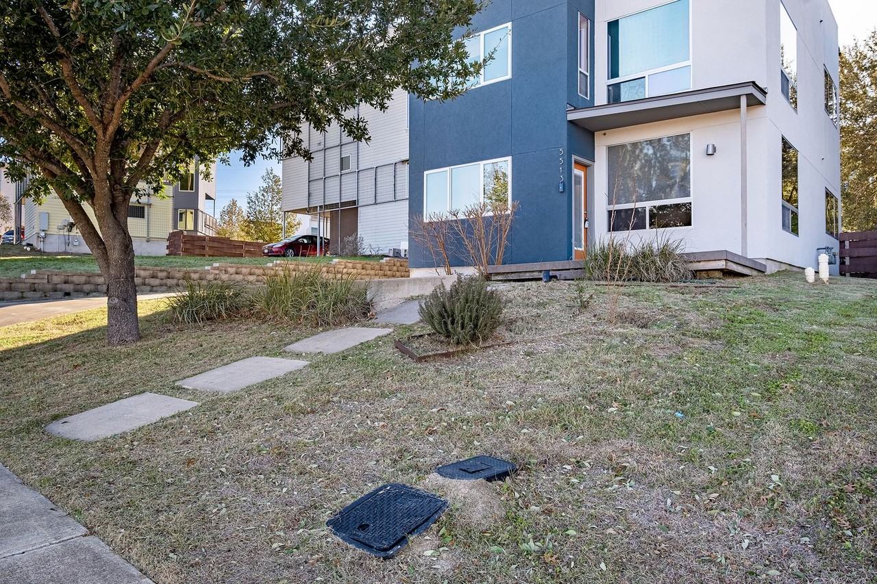 5513 Agatha Cir - Photo 3 of 24