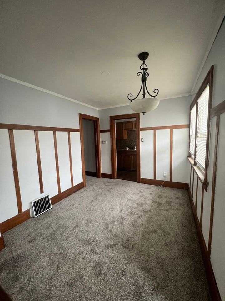 4127 N 38th St - Photo 3 of 23