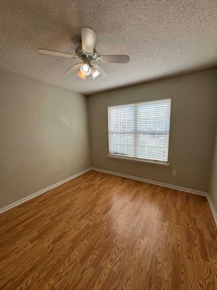 3013 Lauren Place Dr - Photo 6 of 16