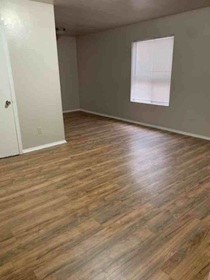 2704 Poplar Cir Apt A - Photo 2 of 6