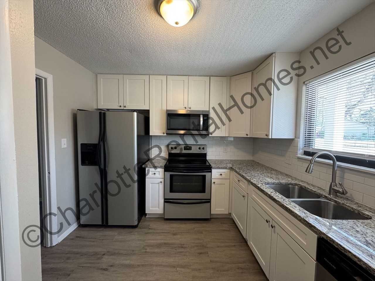 7213 7213 Lancashire Drive - Photo 2 of 10