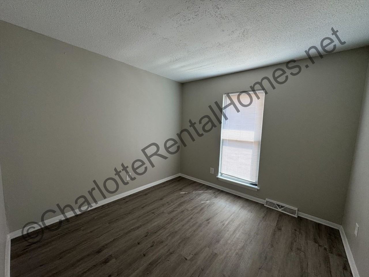 7213 7213 Lancashire Drive - Photo 6 of 10