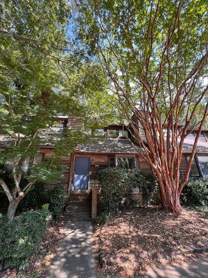 279 279 Ivy Ln - Photo 2 of 21