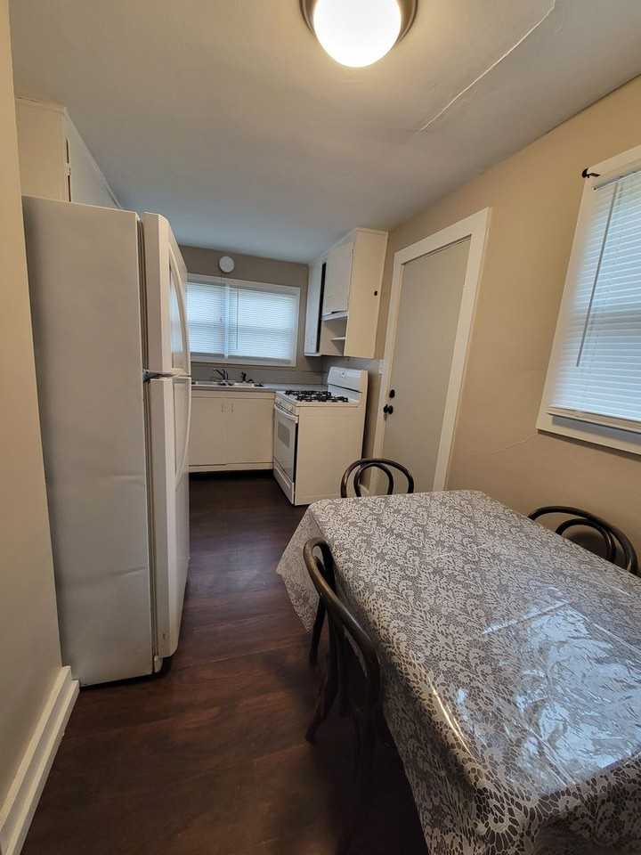 2109 Charles St - Photo 3 of 10