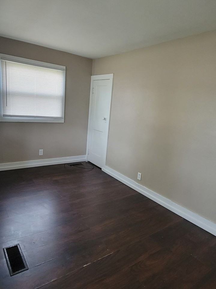 2109 Charles St - Photo 6 of 10