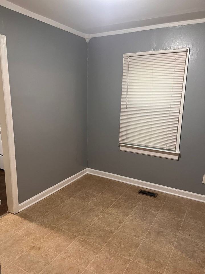 1341 Curfman St - Photo 6 of 11