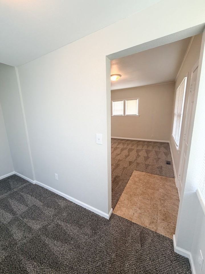 3124 Sunset Ct - Photo 5 of 36