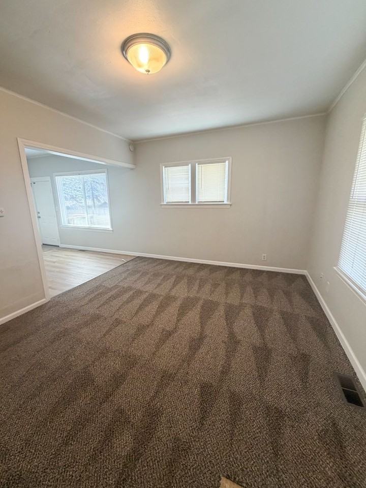 3124 Sunset Ct - Photo 7 of 37