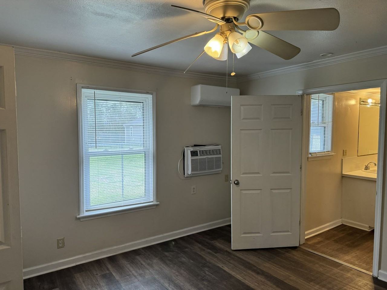 104C Charles St - Photo 5 of 7