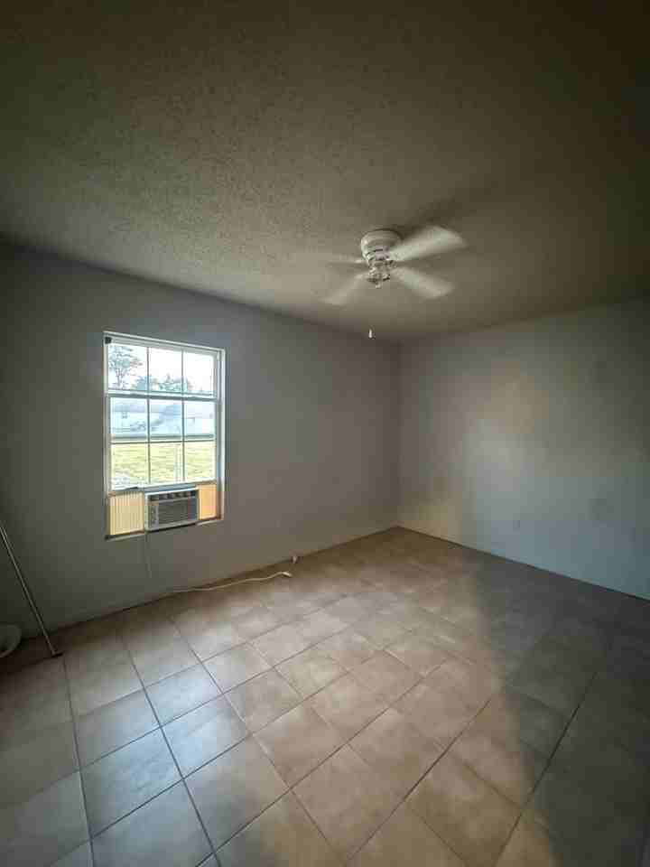 106 Fuller St - Photo 7 of 10