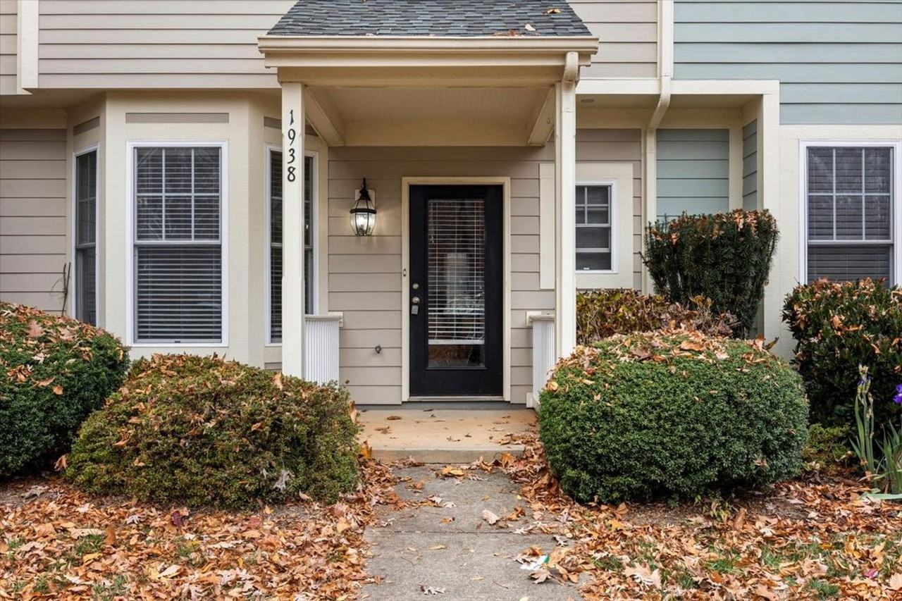 1938 Tudor Ct - Photo 2 of 28