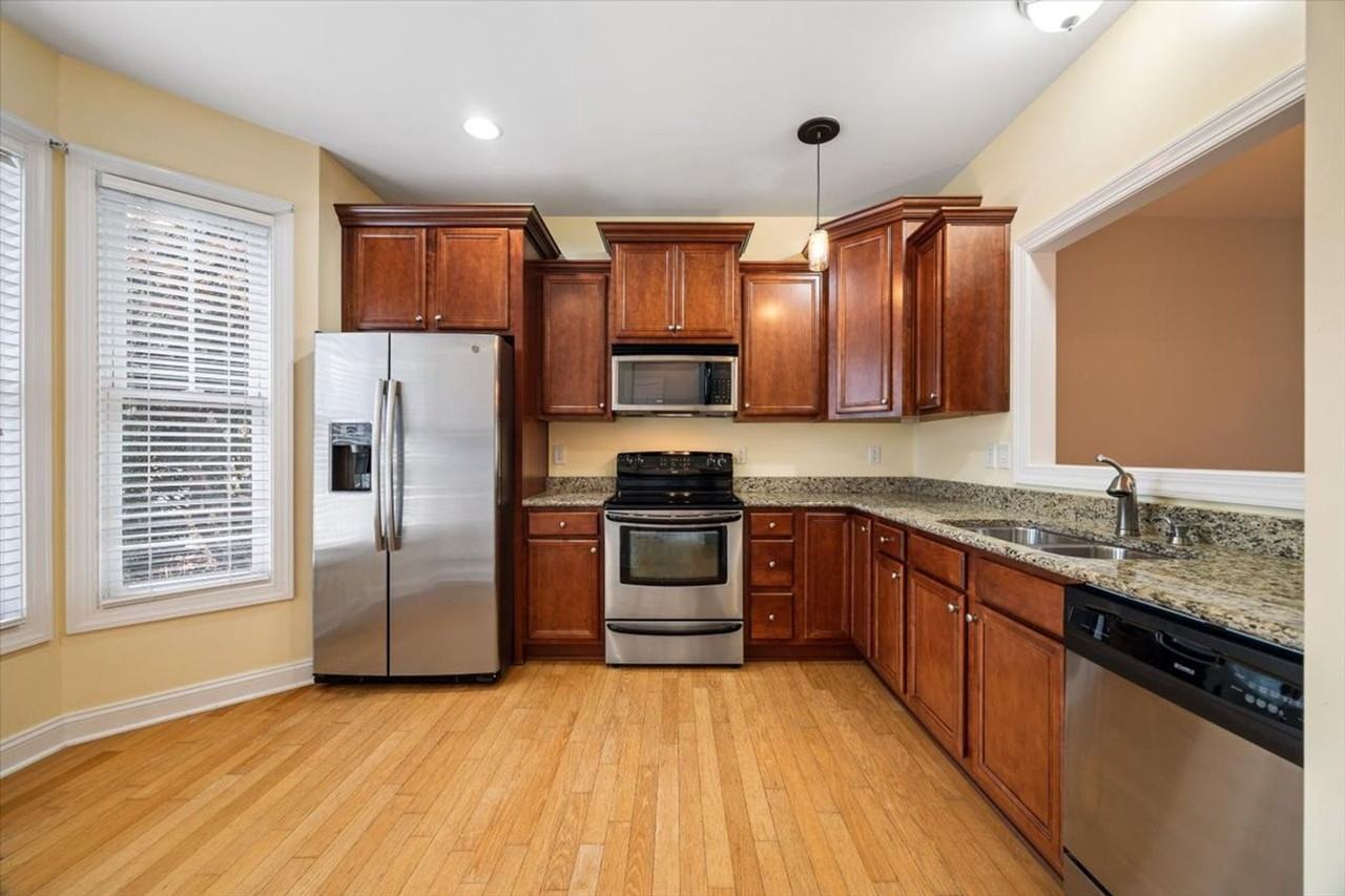 1938 Tudor Ct - Photo 4 of 28