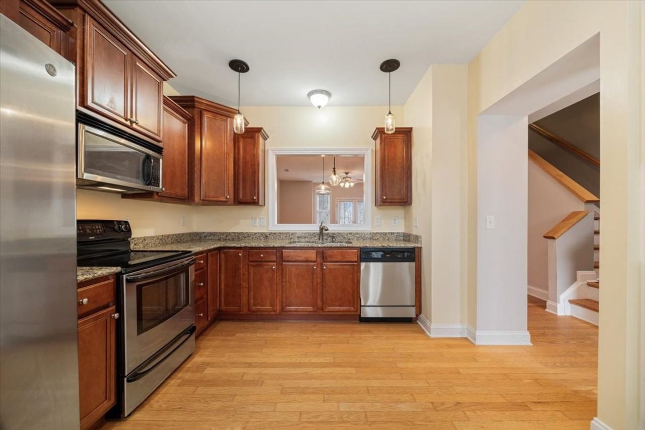 1938 Tudor Ct - Photo 6 of 28