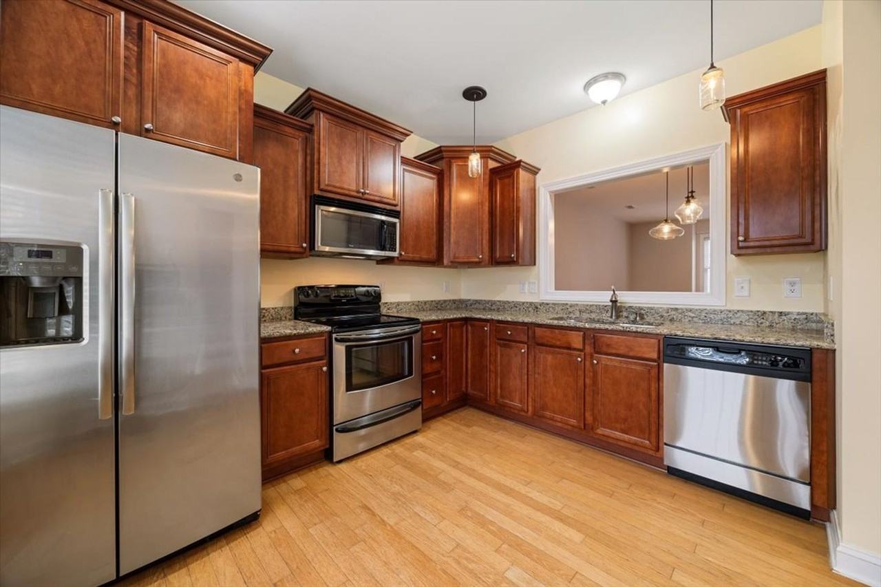 1938 Tudor Ct - Photo 7 of 28