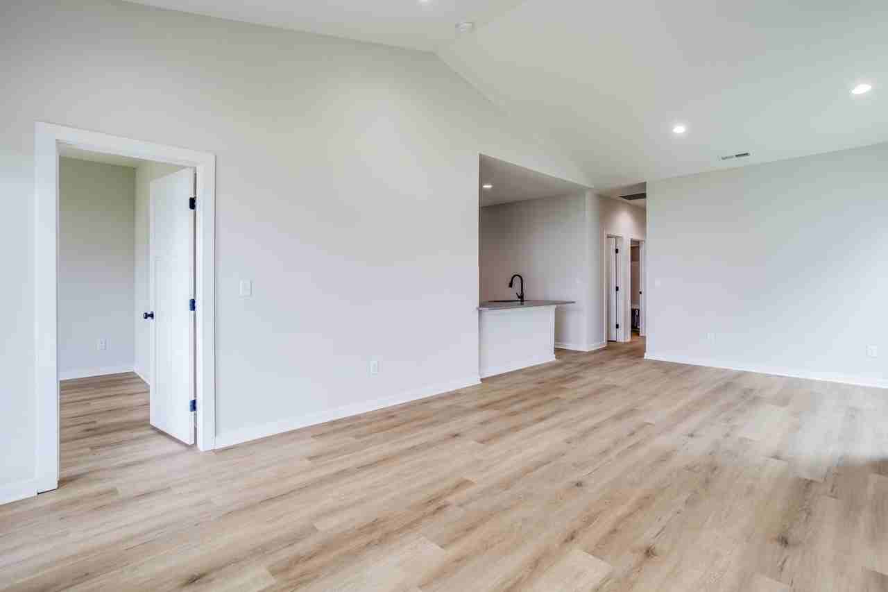 12814 W Wheatland St - Photo 5 of 17