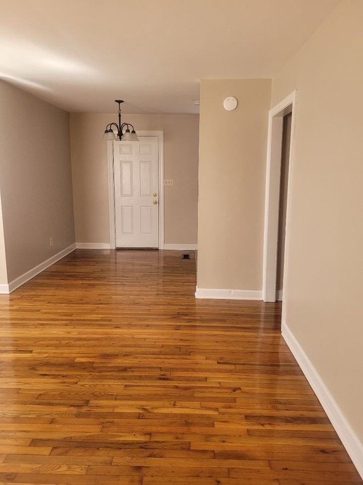 101 N Gregg St - Photo 3 of 6