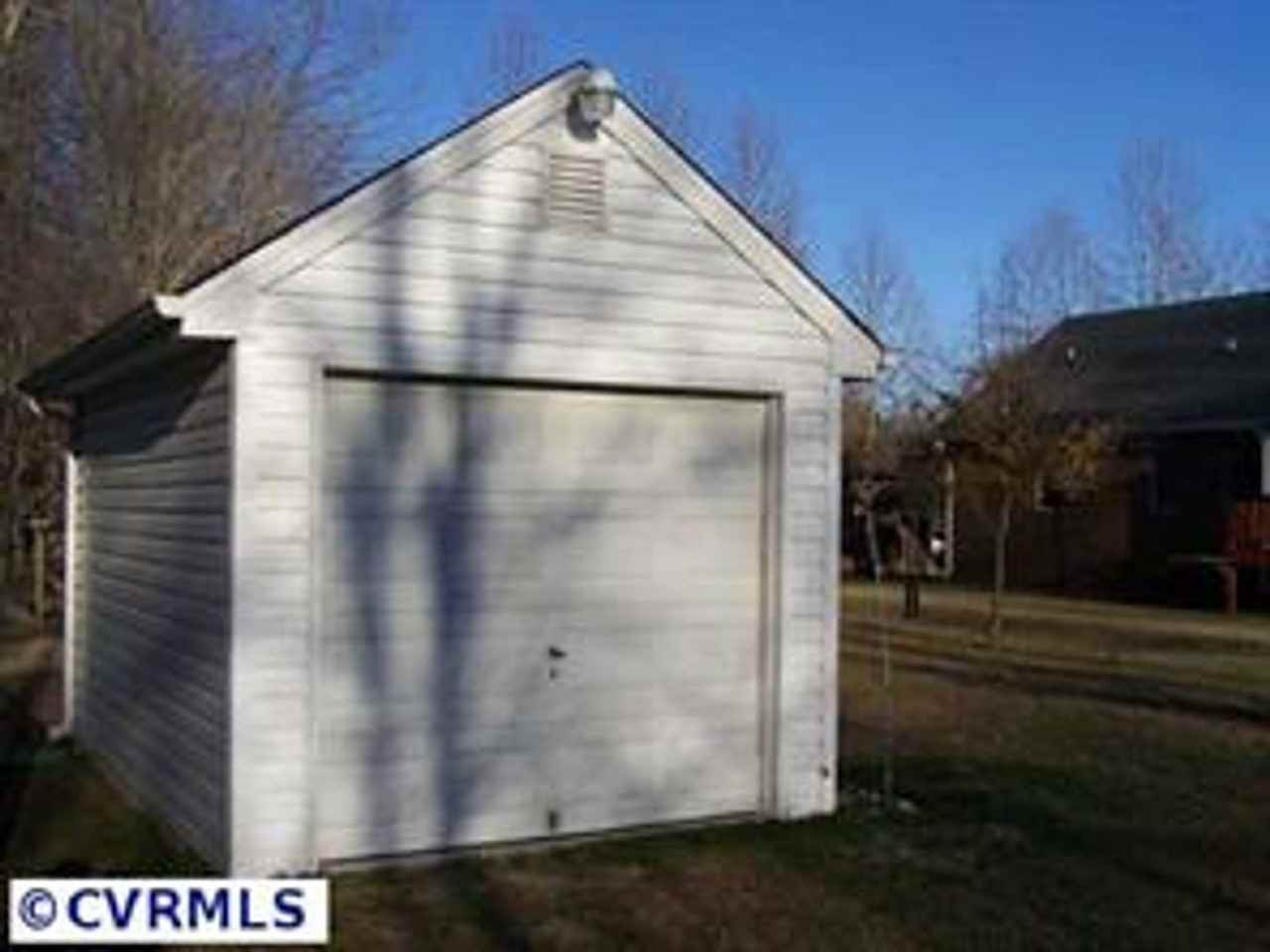 4305 Cedar Creek Ln - Photo 3 of 15