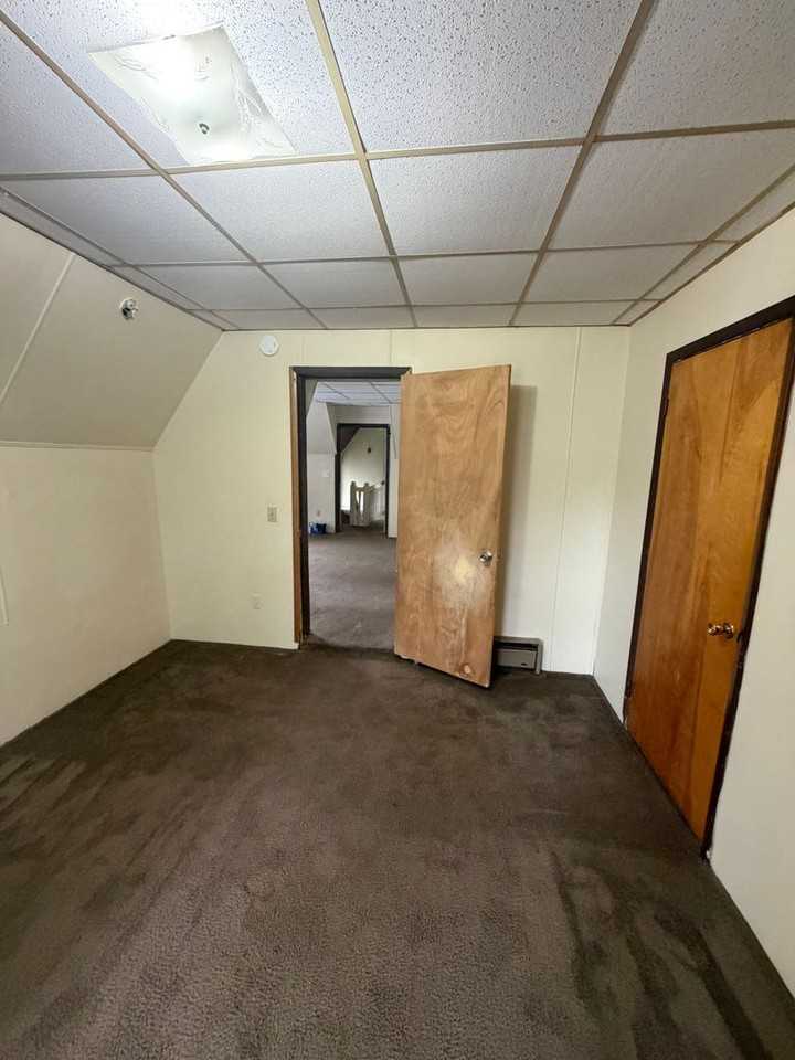 240 1/2 E Bowman St - Photo 5 of 6