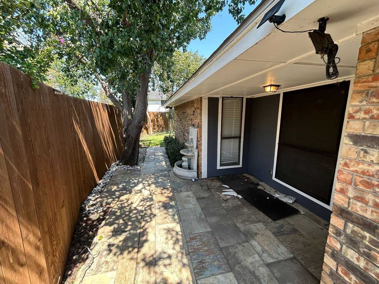 2019 Chalfont Dr - Photo 4 of 18