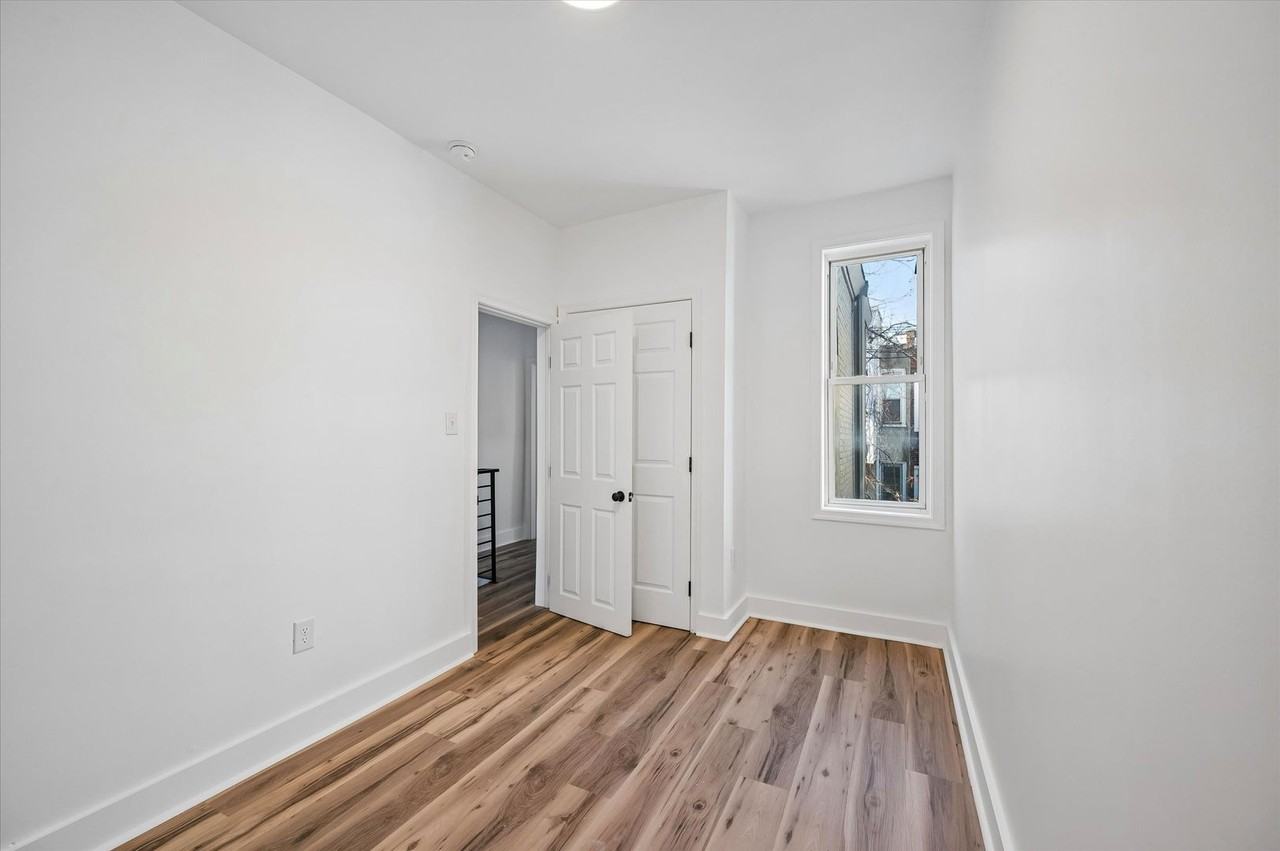 2620 N Bancroft St - Photo 4 of 12