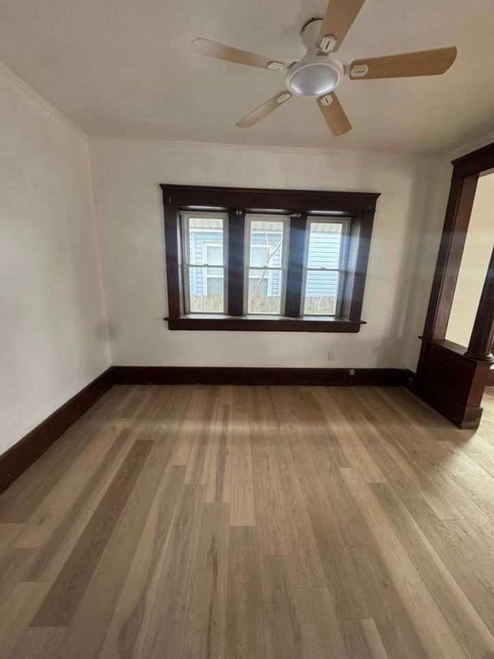 497 Lucy St - Photo 7 of 9