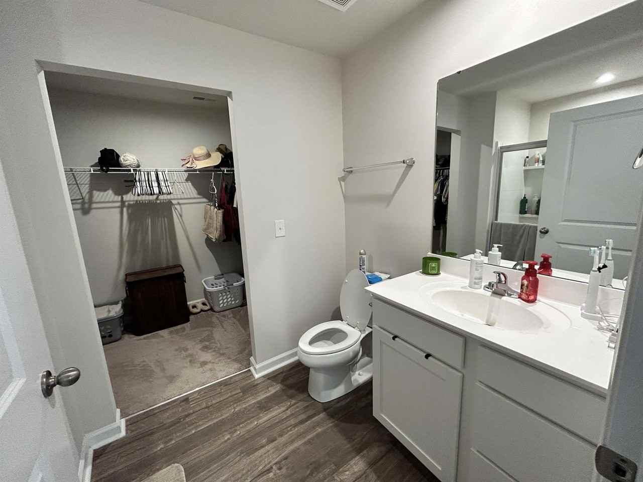 132 Queens Mill Ct - Photo 3 of 20