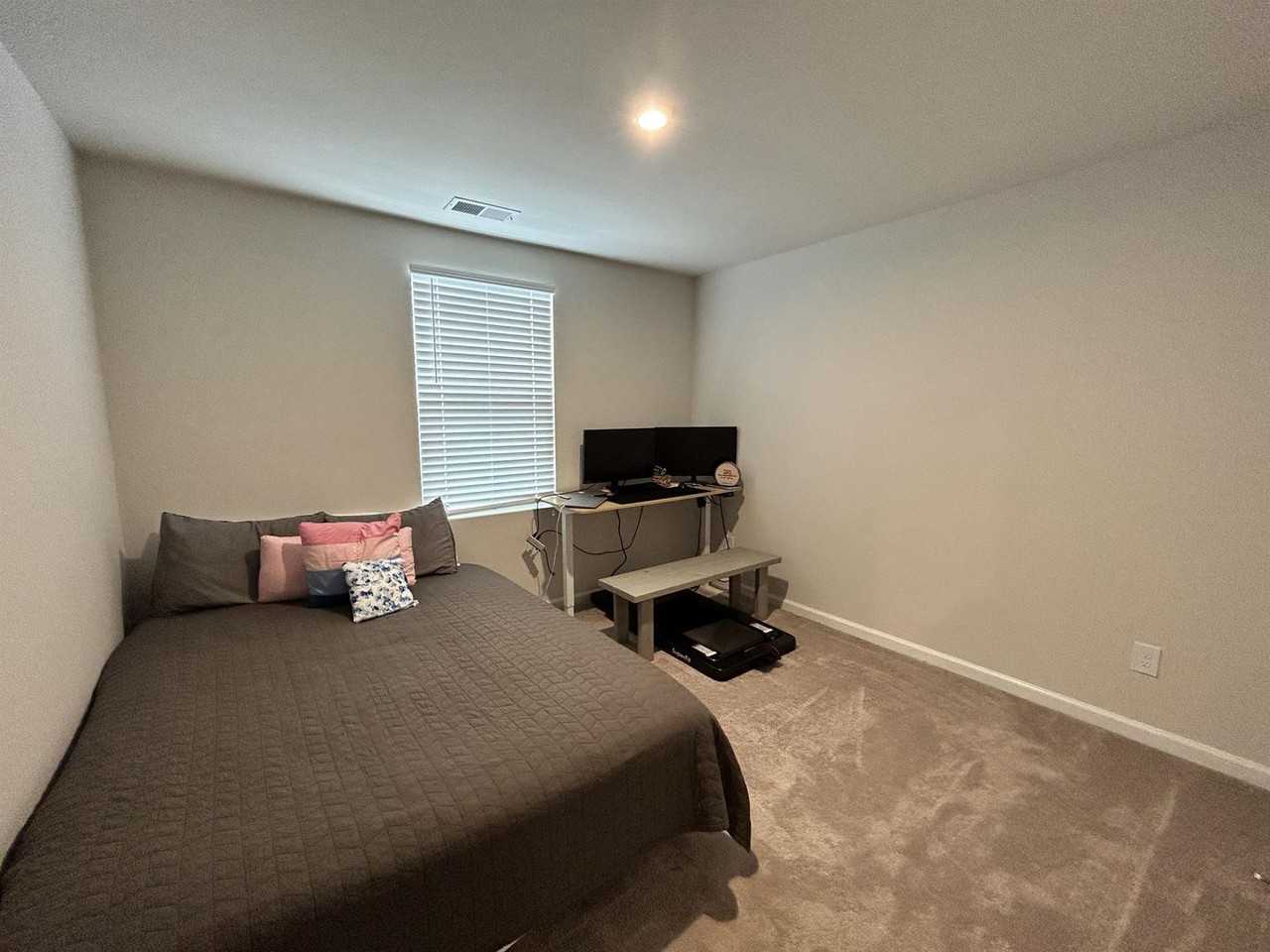 132 Queens Mill Ct - Photo 7 of 20